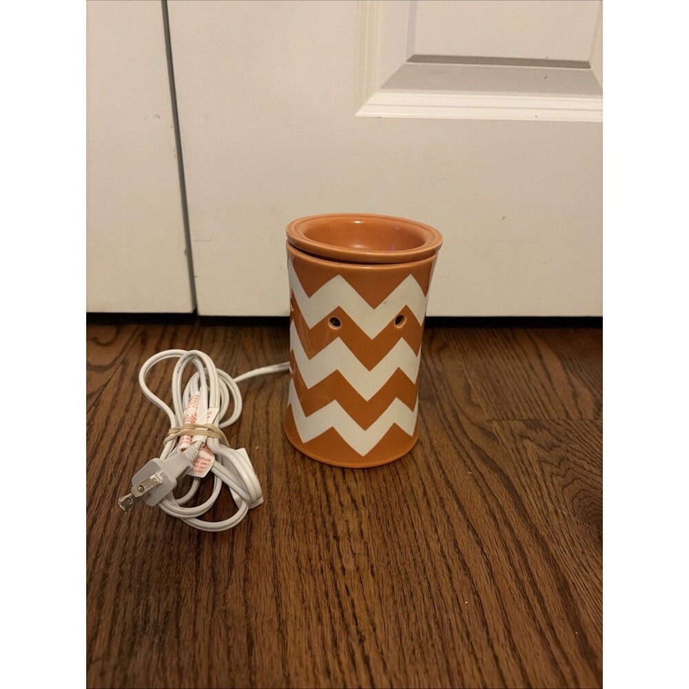 SCENTSY CHEVRON ORANGE ELECTRIC SCENTED WAX PREMIUM WARMER BASE AND DISH WORKING